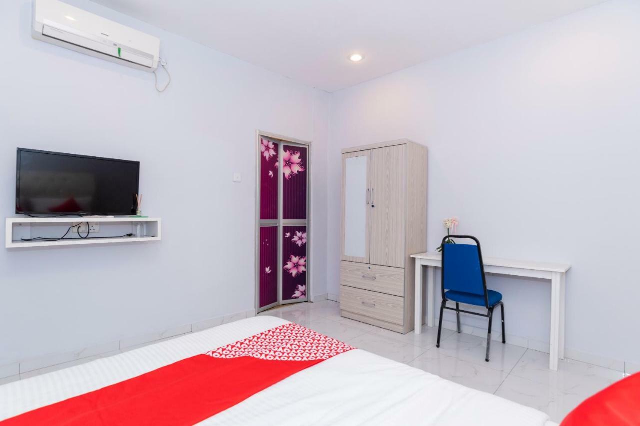 Oyo 1228 R & R Hotel Johor Bahru