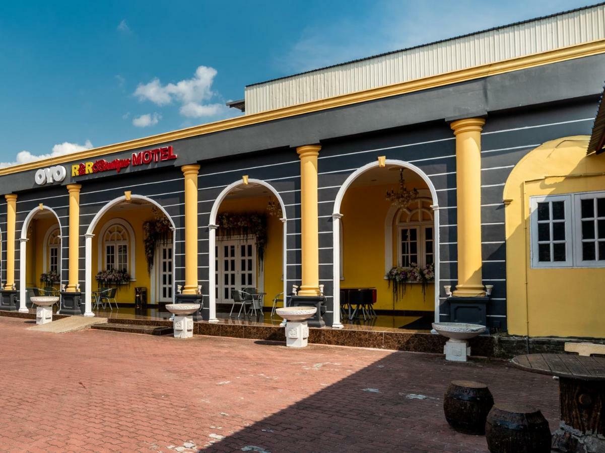 Hotel Oyo 1228 R & R Johor Bahru