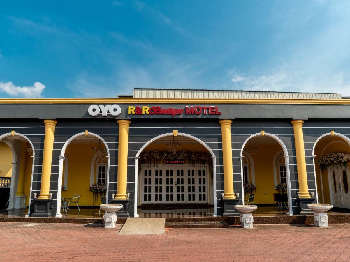 Oyo 1228 R & R Hotel